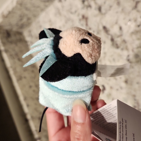 Disney's Tsum Tsum Minnie Mouse Statue of Liberty - Picture 9 of 10